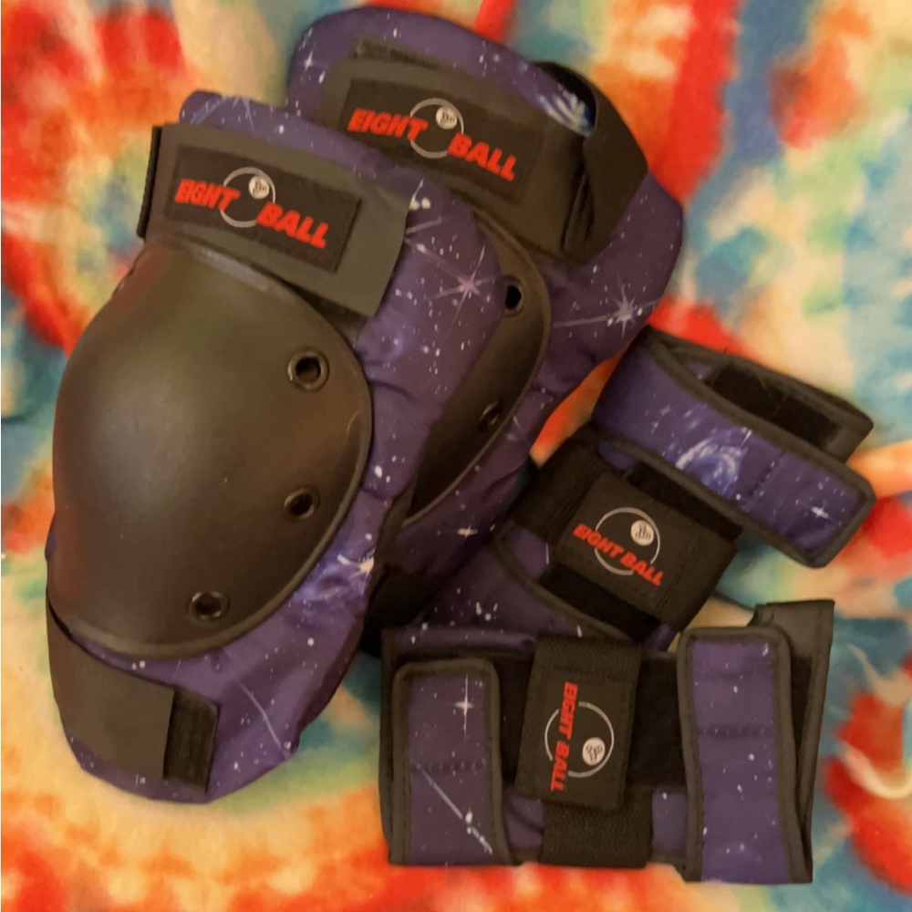 Skating knee pads and hand pads selling for $35 never been worn